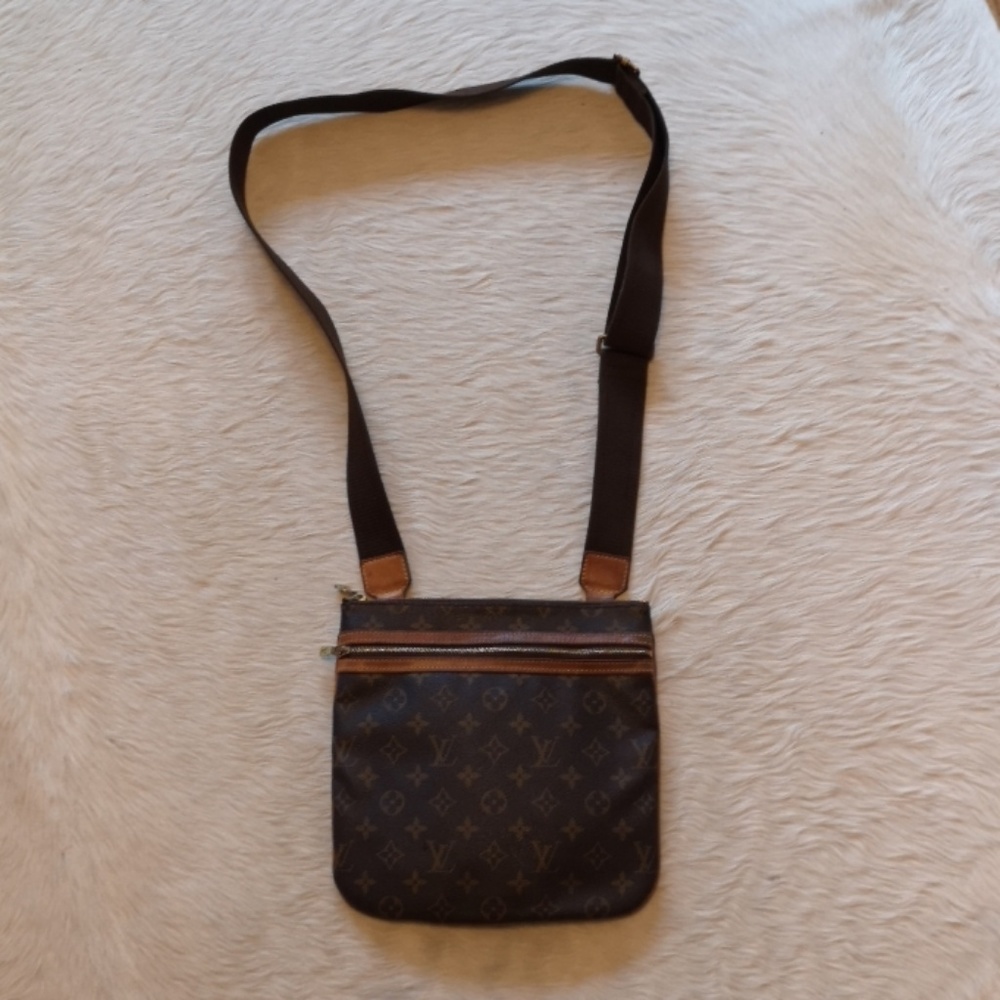 Louis Vuitton Bosphore Pochette Monogram Canvas - Picture 2 of 15